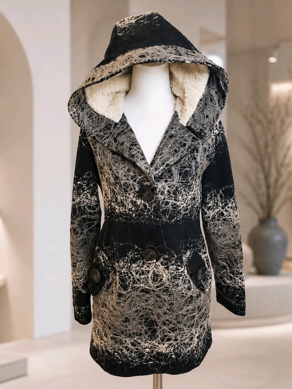 STUNNING Kaneko Collection Abstract Chaotic Thread Hooded Winter Coat